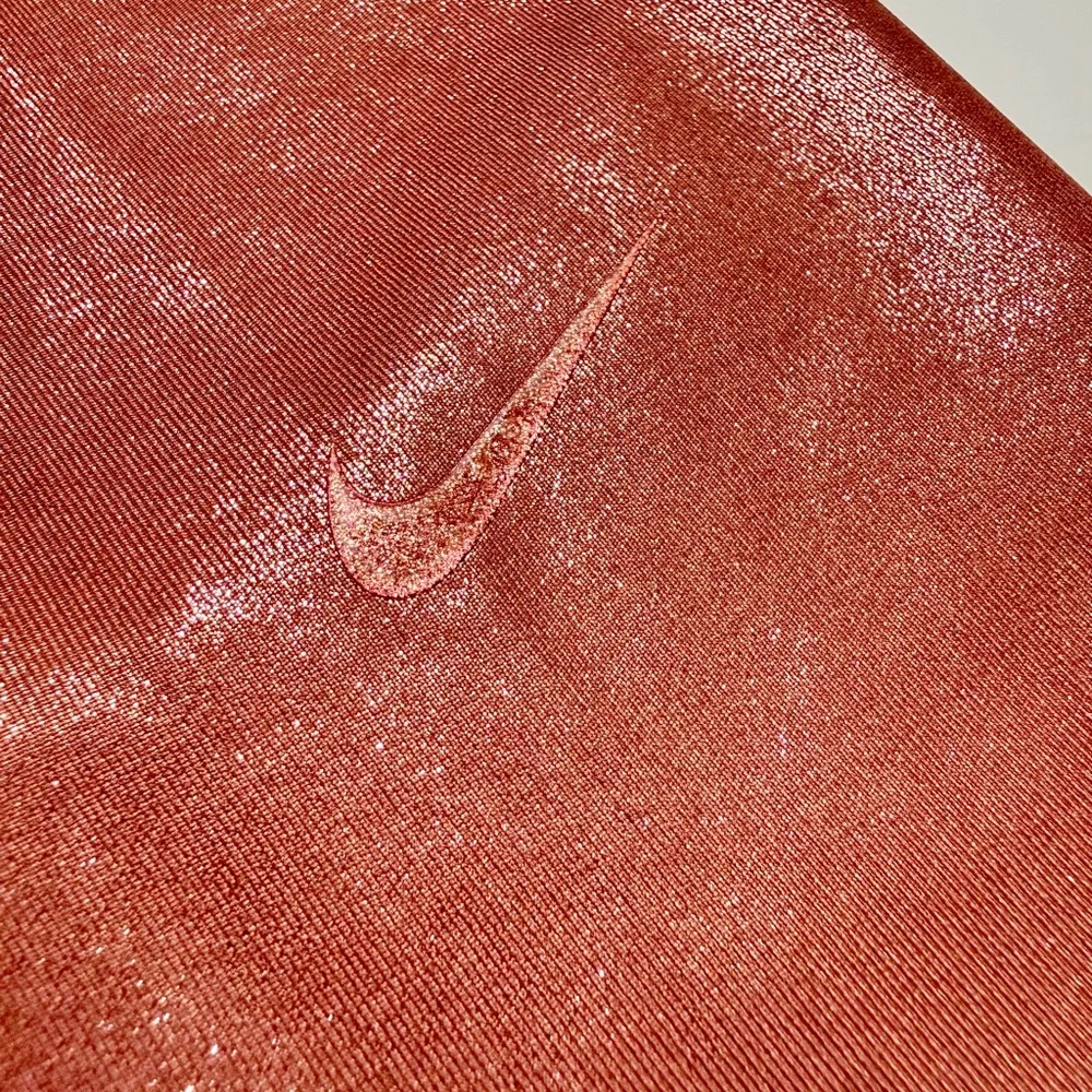 Nike Dri-Fit Icon Clash Legging Rose Gold‎ Metallic Shimmer SizeSmall (0164) A3